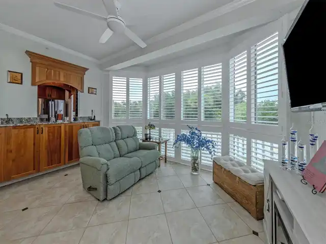 Listing Photo 14