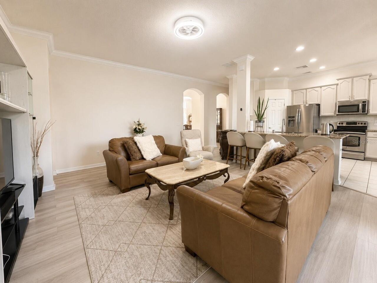 Listing Photo 10