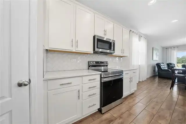 Listing Photo 8
