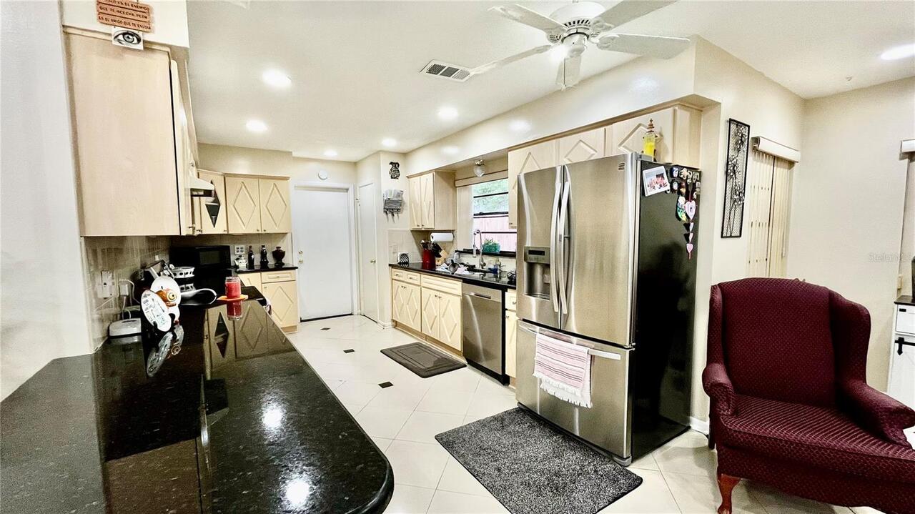 Listing Photo 10