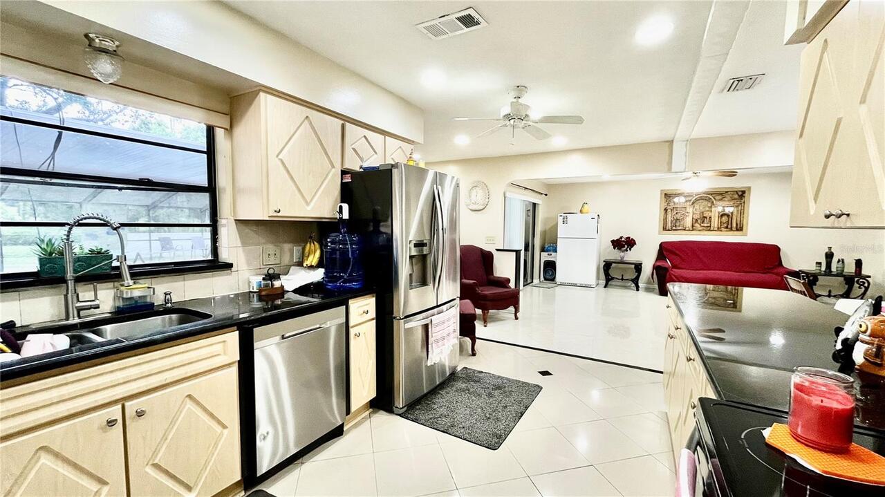 Listing Photo 12