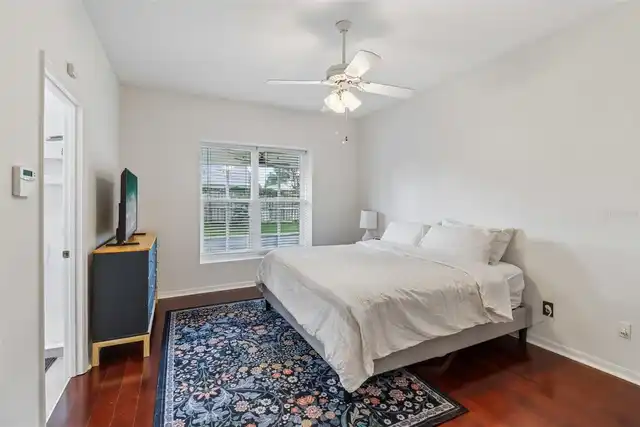 Listing Photo 10