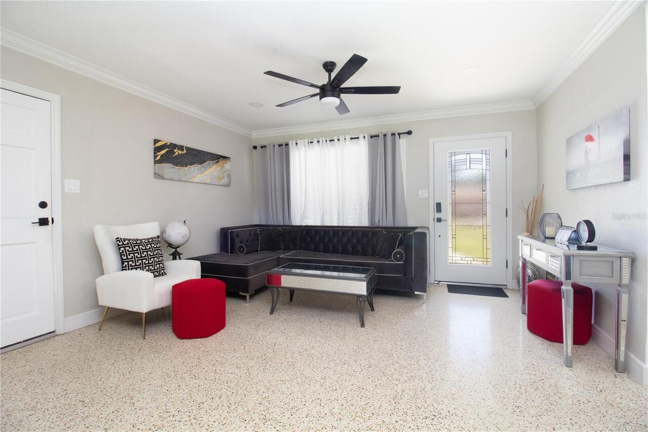 Listing Photo 8