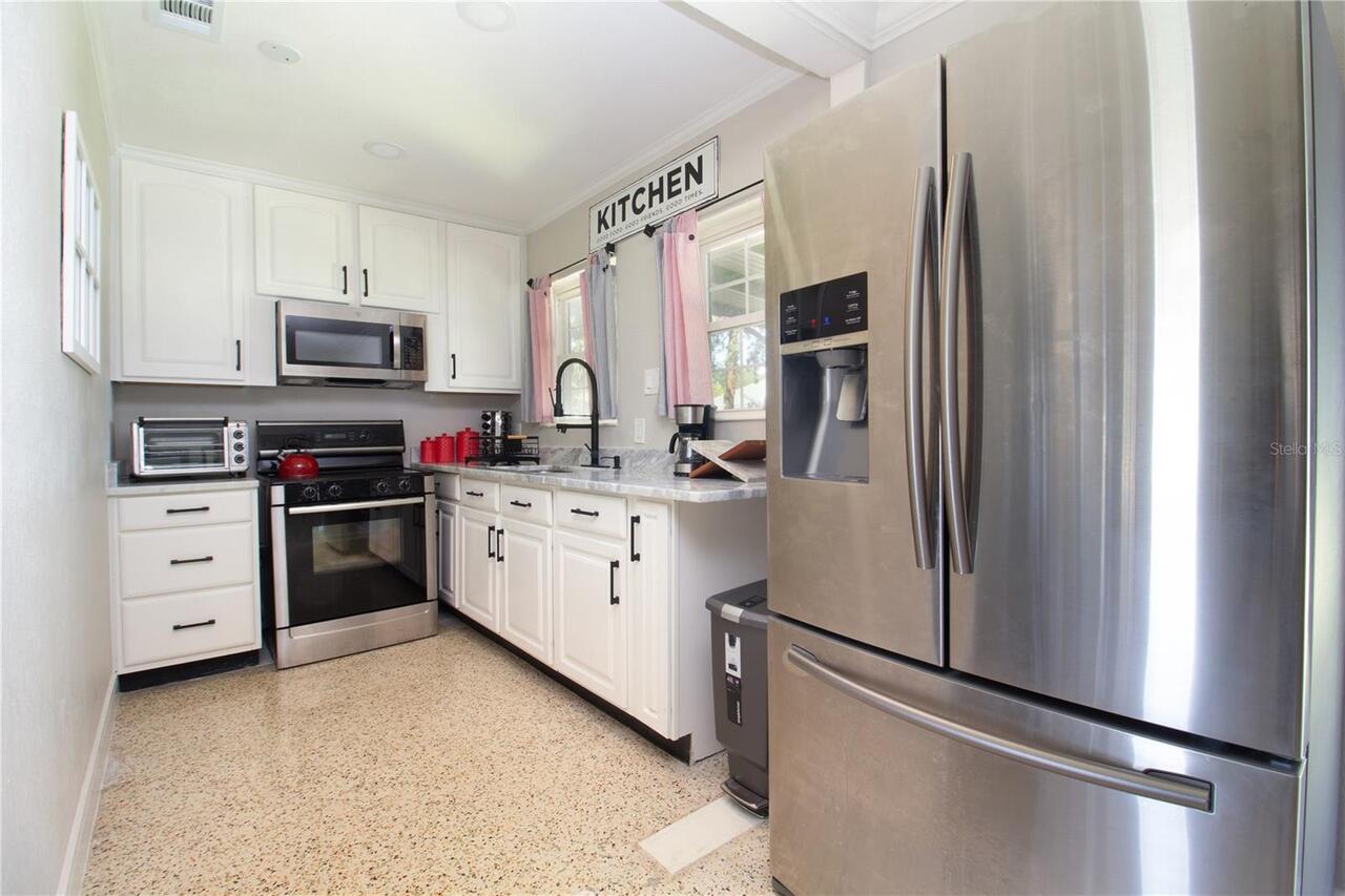 Listing Photo 11