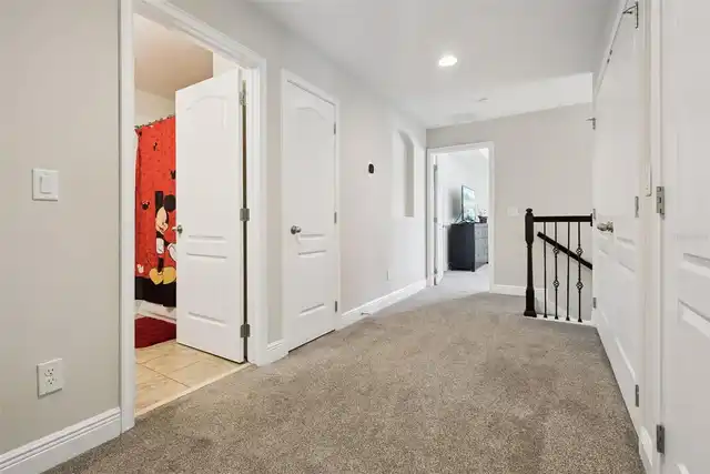 Listing Photo 12