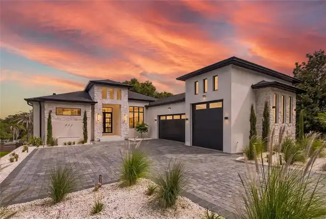4BR, Home, 4BA, $1,980,000
Read More