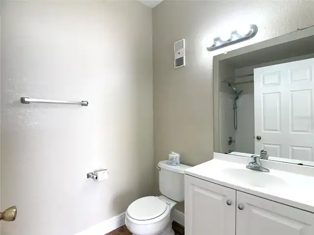 Listing Photo 12