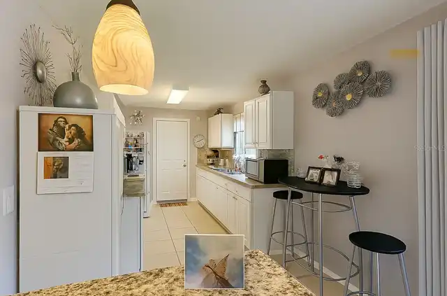 Listing Photo 12