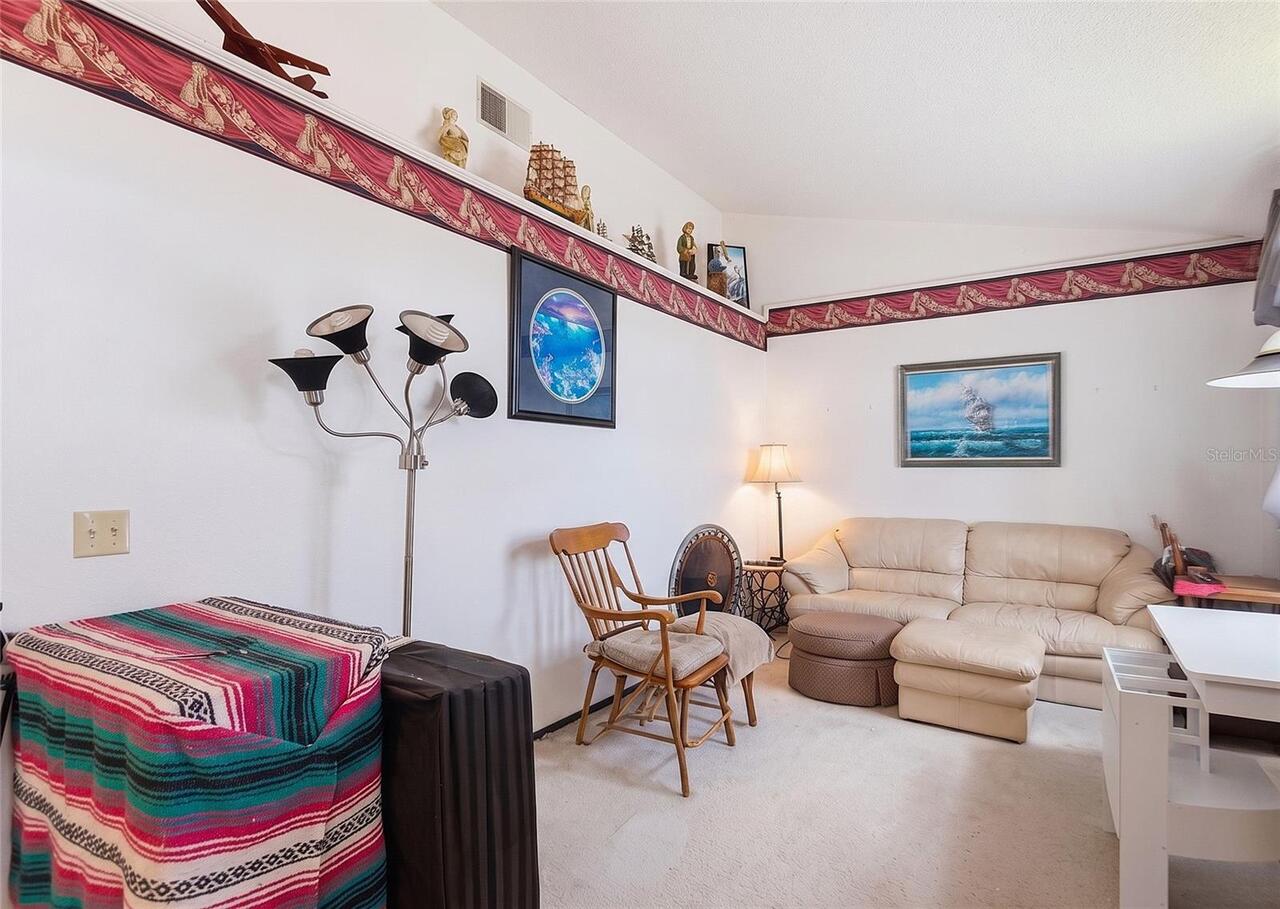 Listing Photo 8