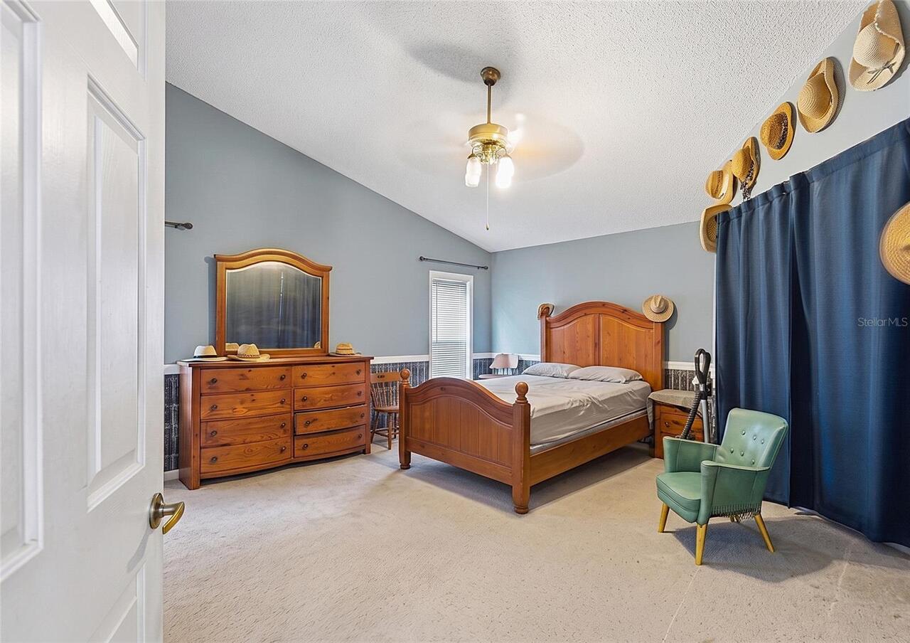 Listing Photo 9