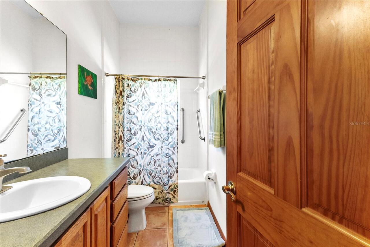 Listing Photo 8