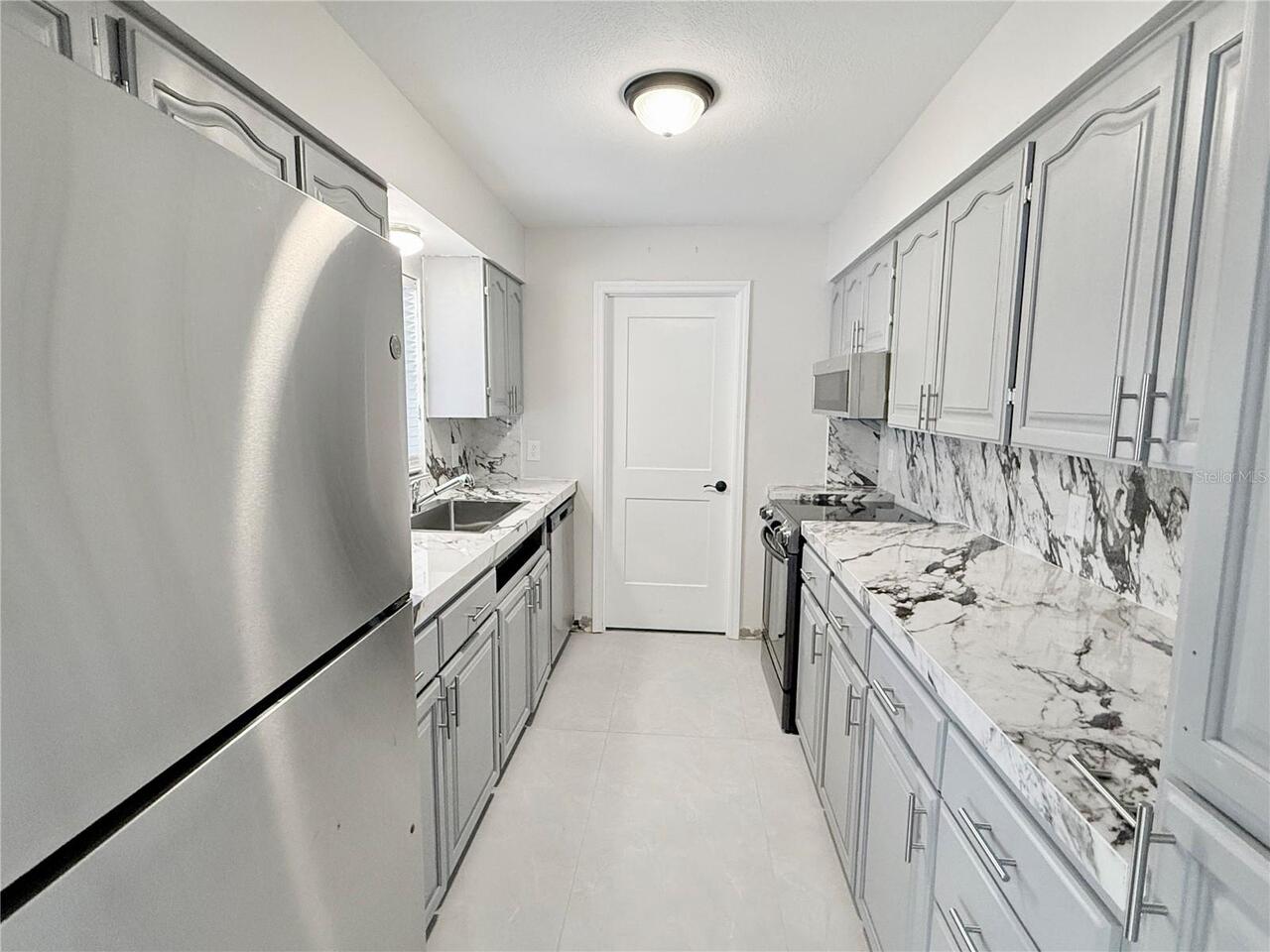 Listing Photo 14