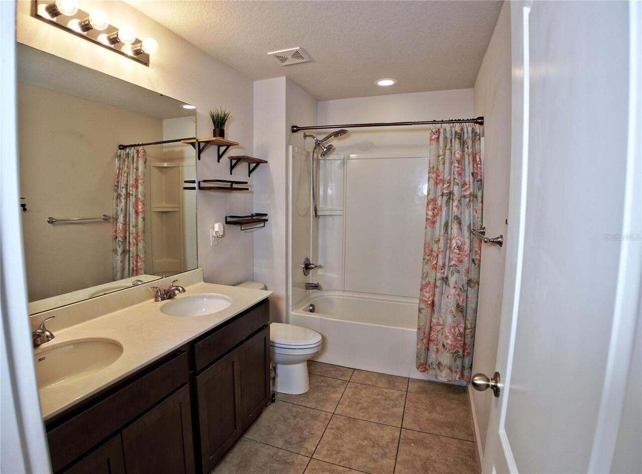 Listing Photo 17