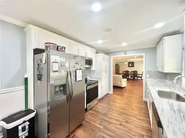 Listing Photo 9