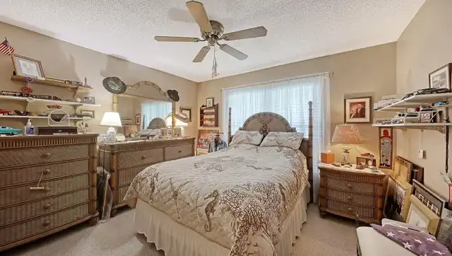 Listing Photo 12