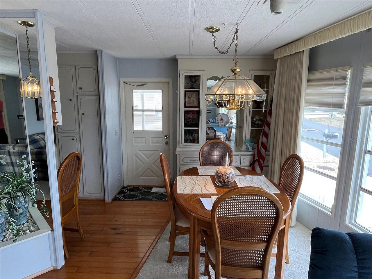 Listing Photo 11