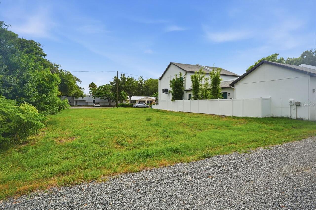 Listing Photo 10