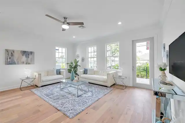 Listing Photo 8