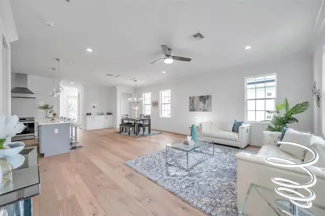 Listing Photo 9