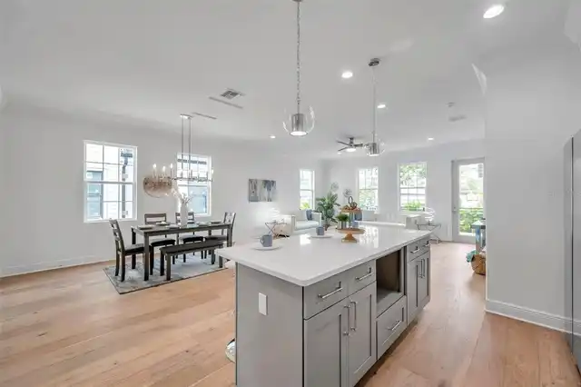 Listing Photo 16