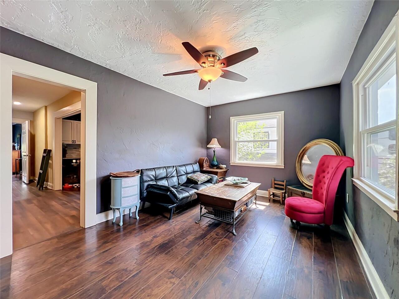 Listing Photo 11