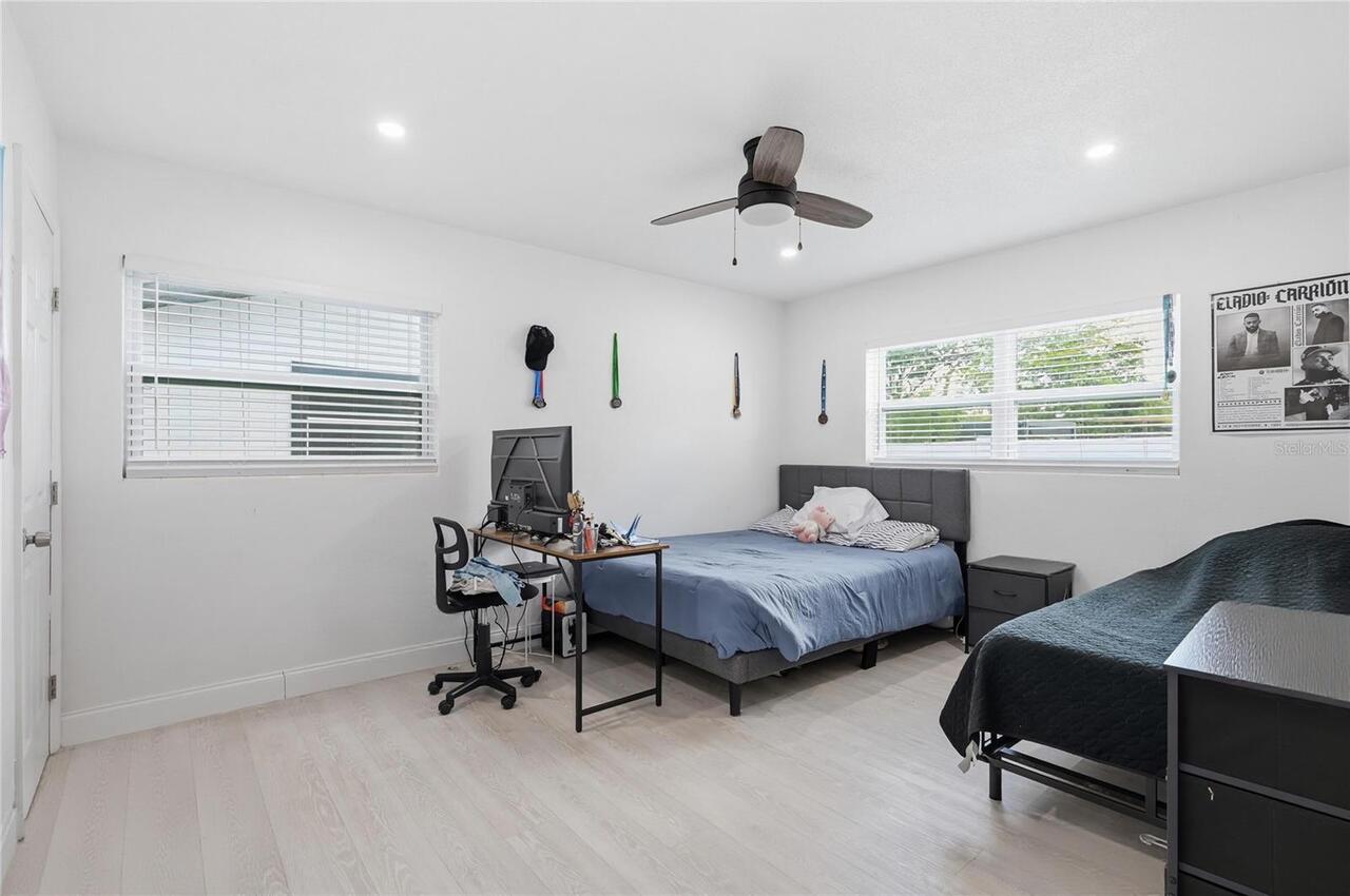 Listing Photo 11