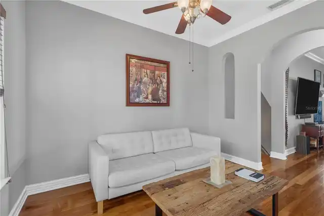 Listing Photo 14