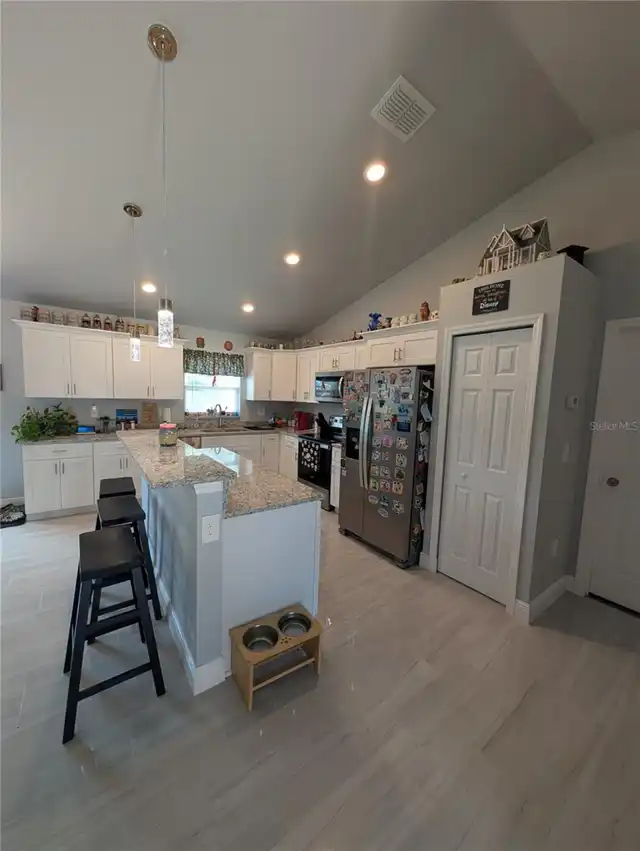 Listing Photo 6