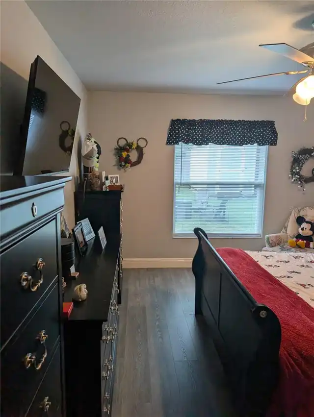 Listing Photo 8