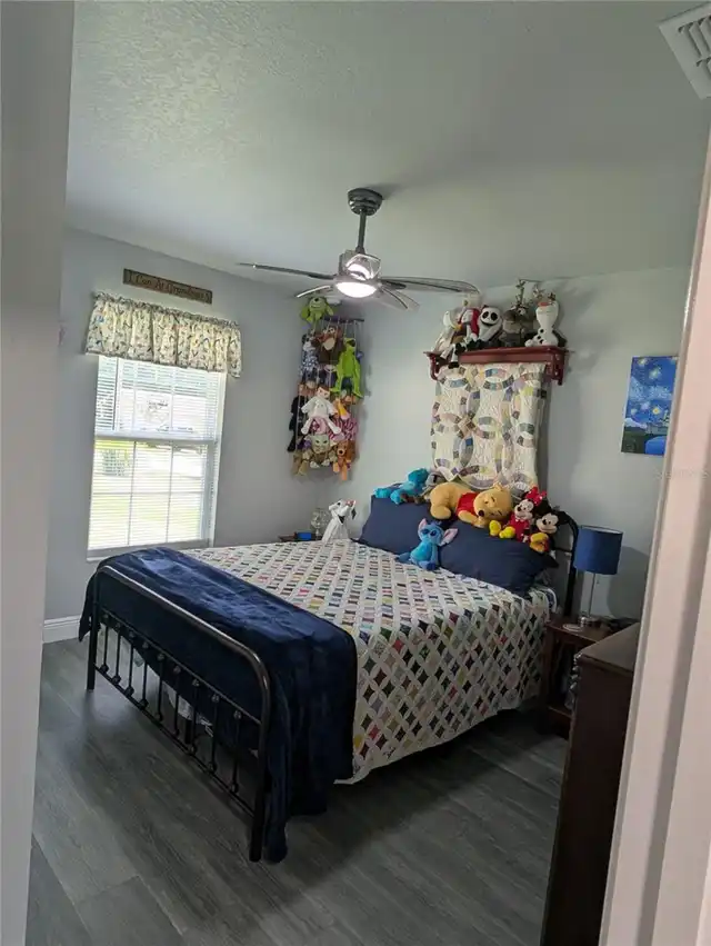 Listing Photo 12