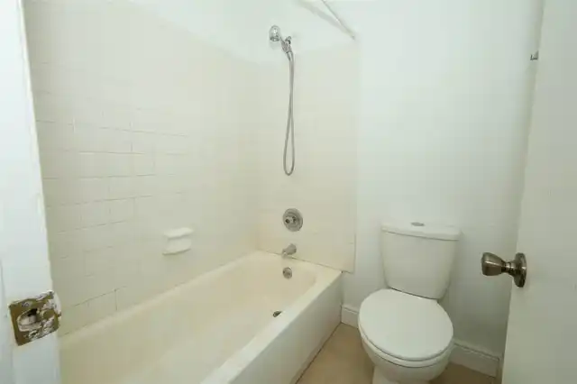 Listing Photo 16