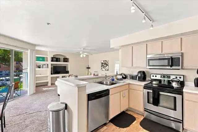 Listing Photo 10