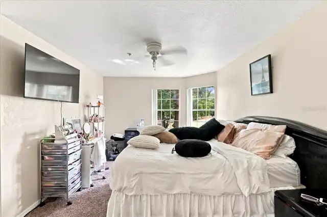 Listing Photo 11