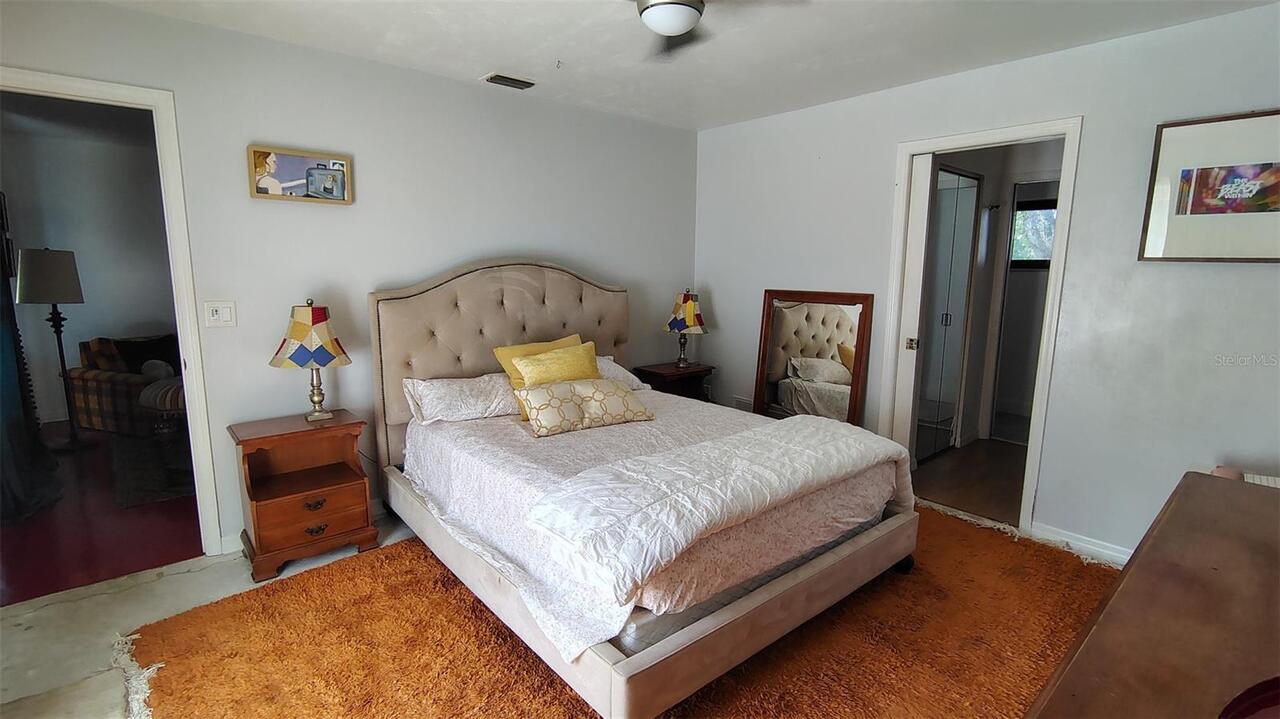 Listing Photo 11