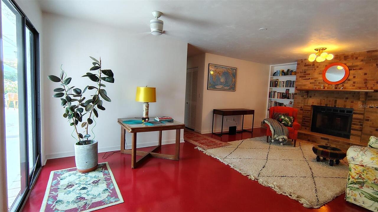 Listing Photo 14