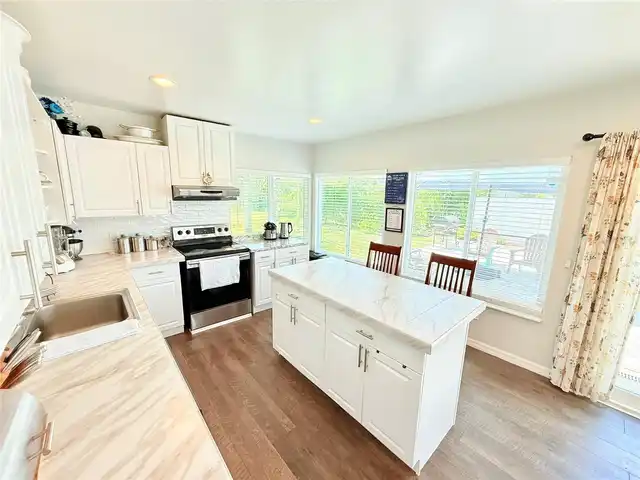 Listing Photo 16