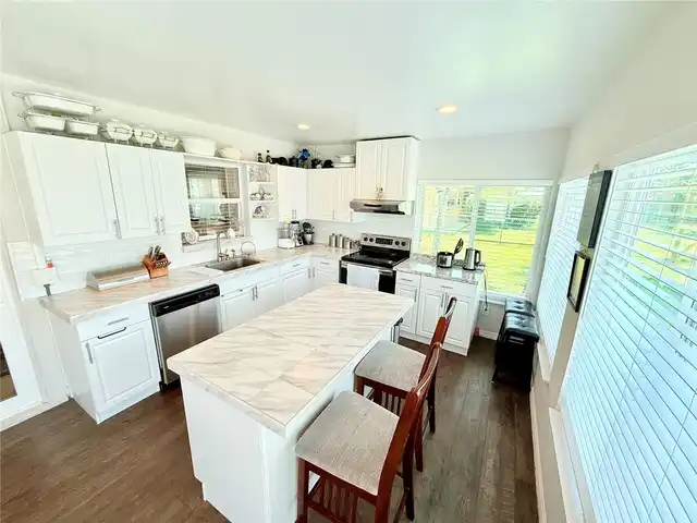 Listing Photo 17
