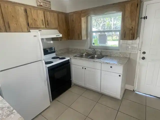Listing Photo 7