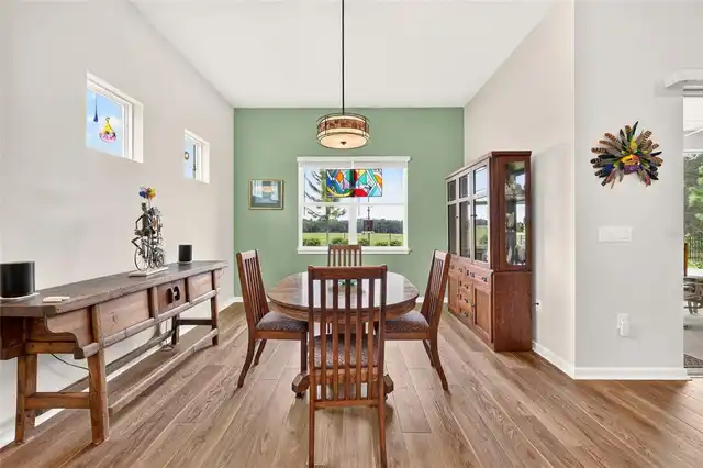 Listing Photo 14