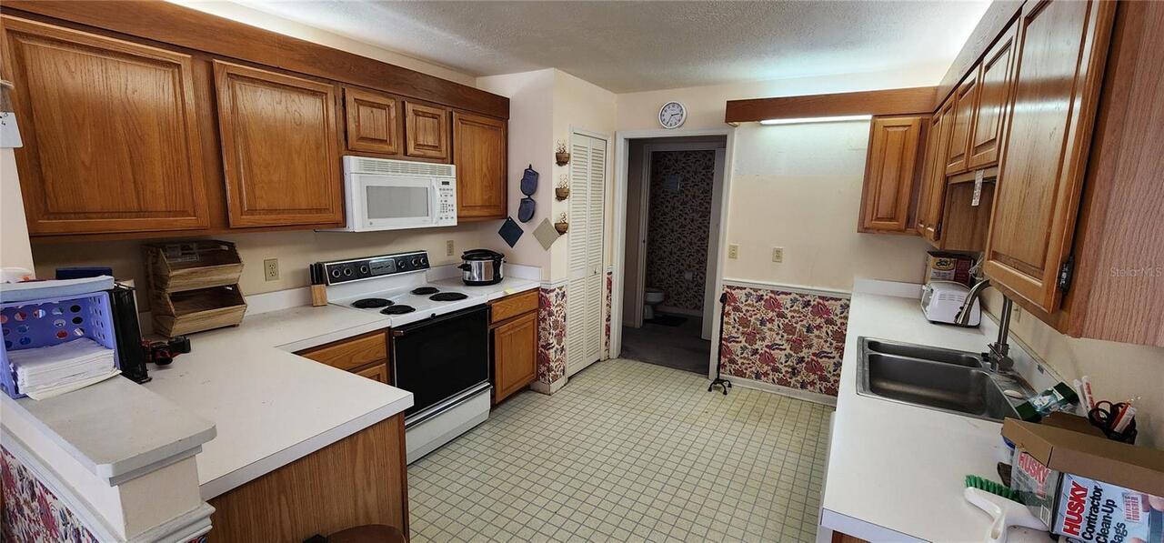 Listing Photo 12