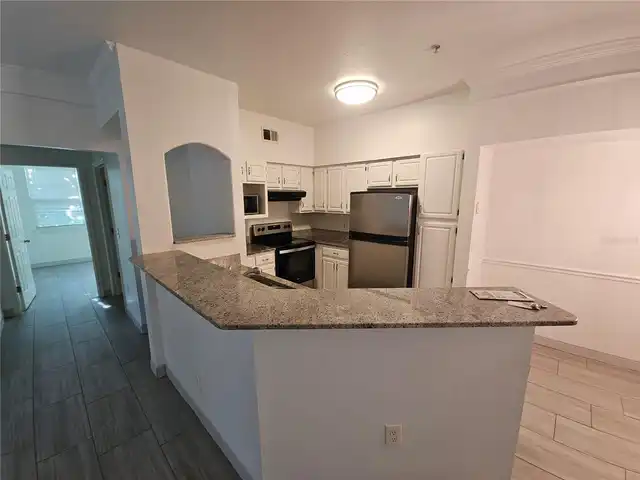 Listing Photo 8
