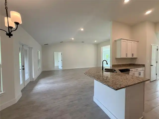 Listing Photo 7