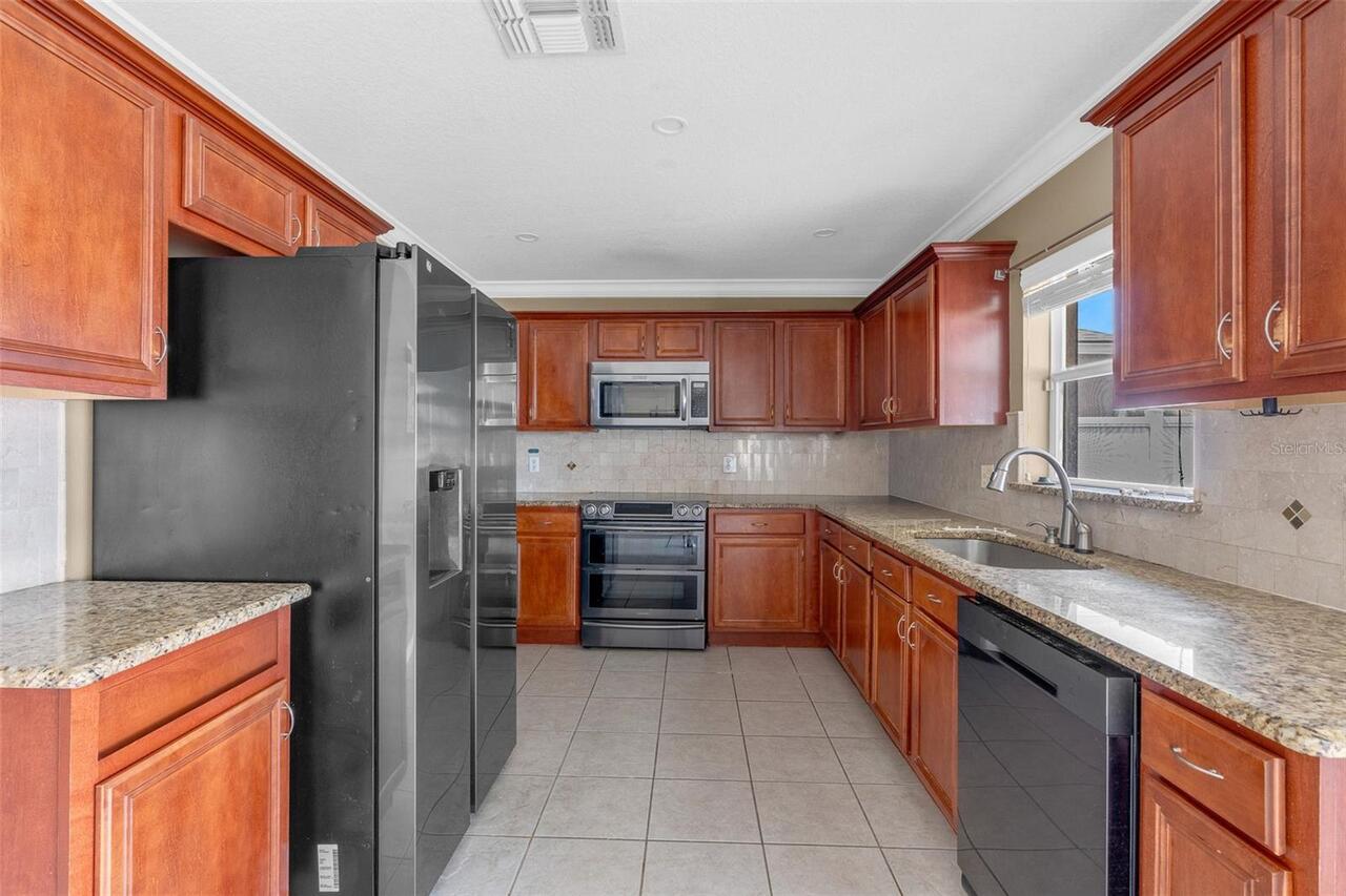 Listing Photo 11
