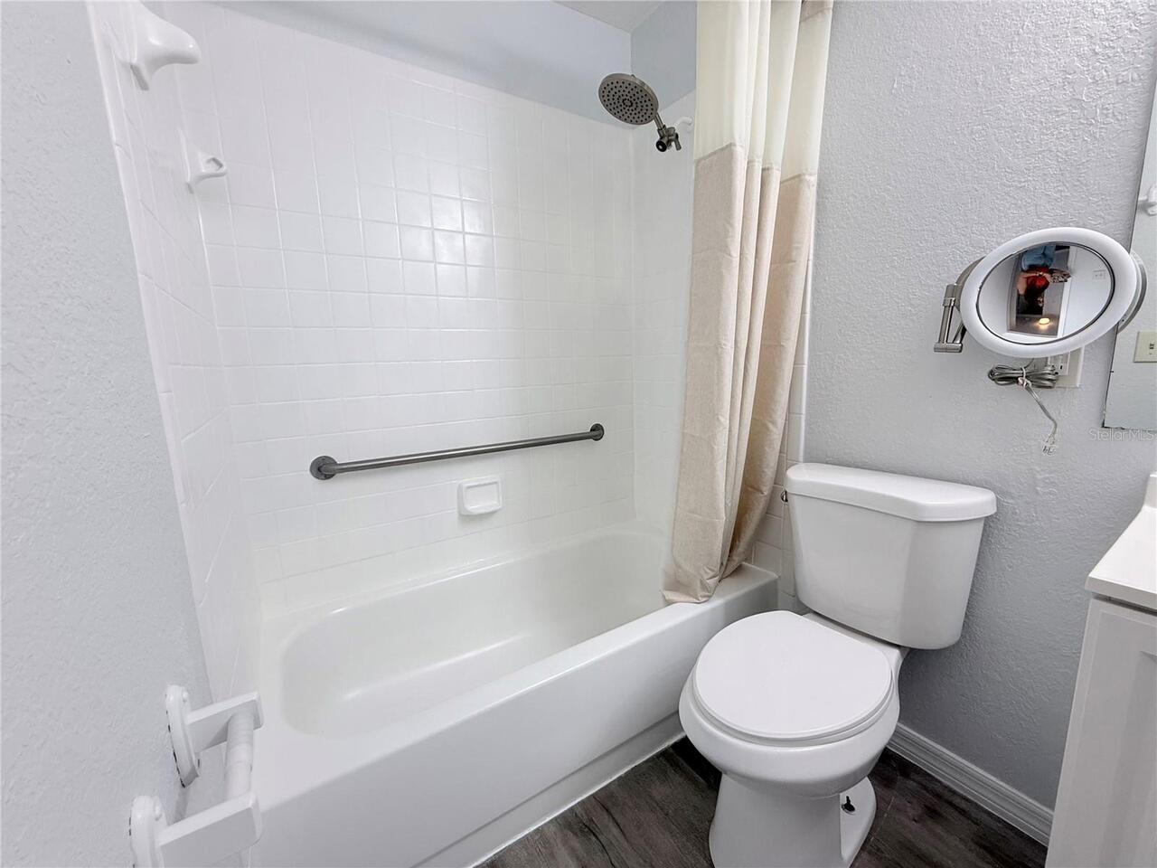 Listing Photo 17
