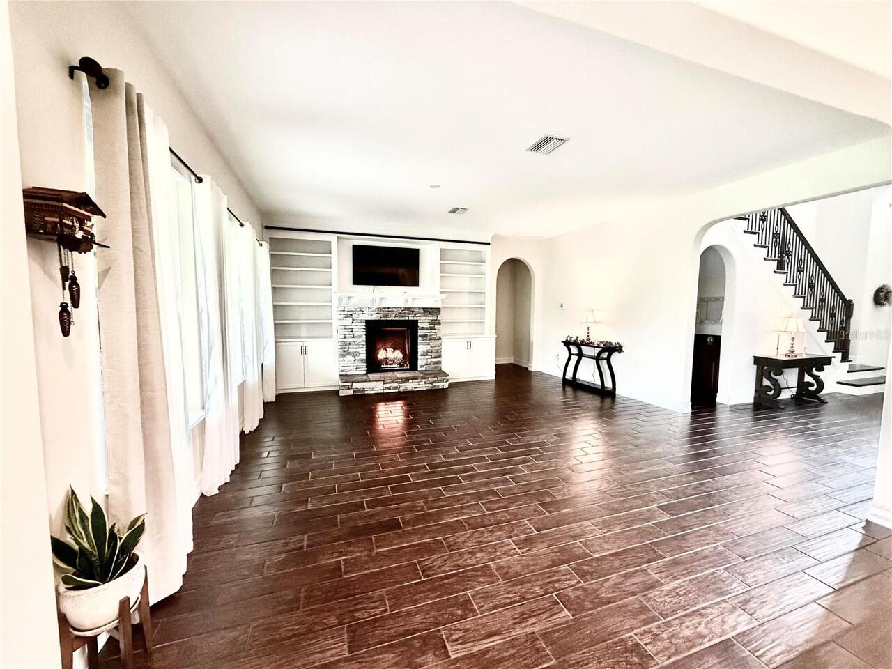 Listing Photo 11