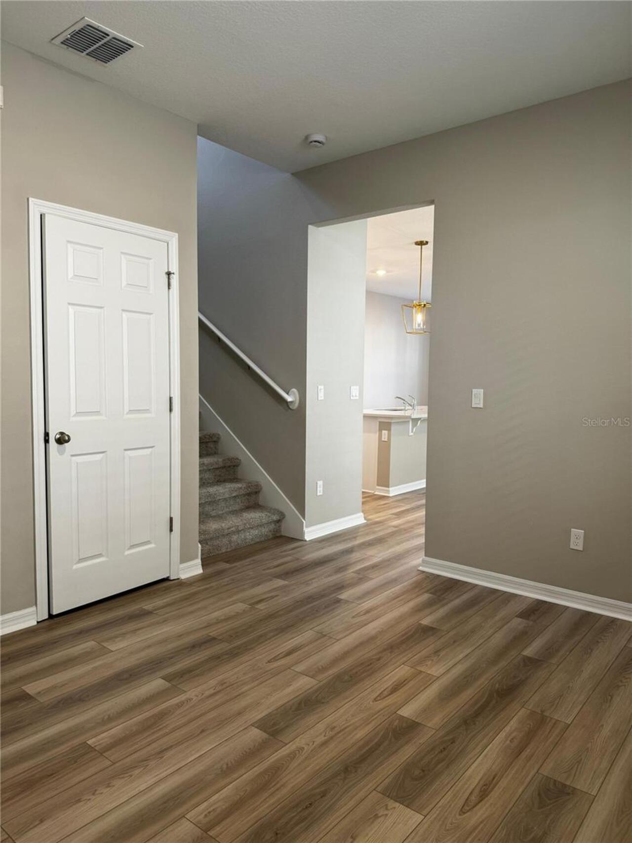 Listing Photo 10