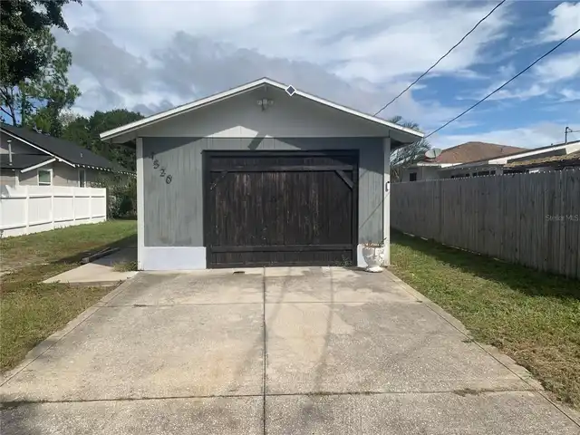 Listing Photo 11
