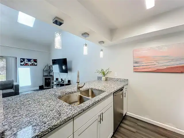 Listing Photo 6
