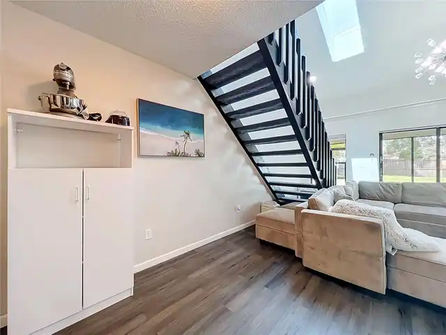 Listing Photo 10