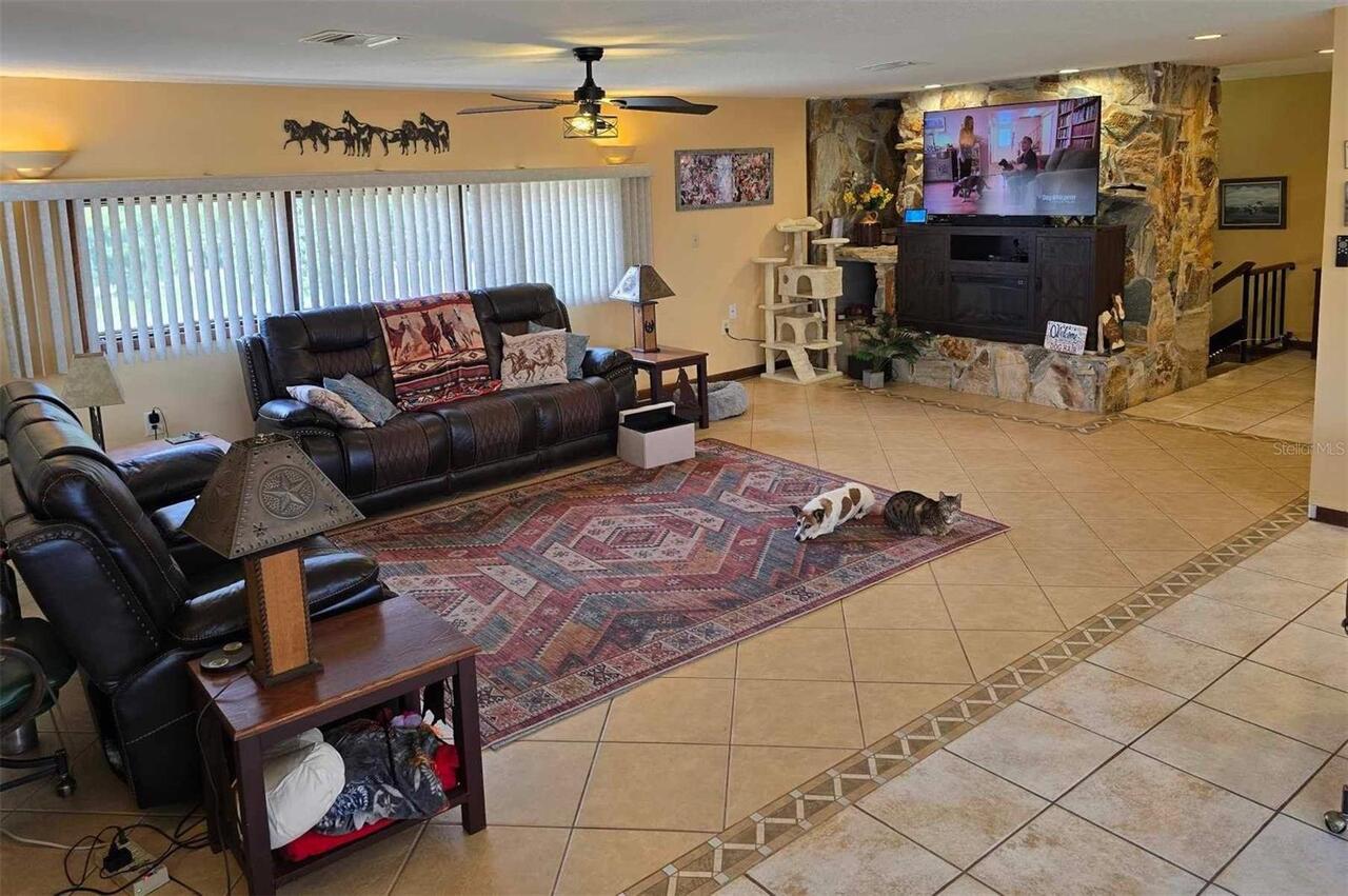 Listing Photo 12